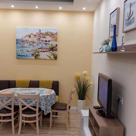 Апартамент Pink & Blue - 2Bdr With Balcony - Wi-Fi Varna ภายนอก รูปภาพ