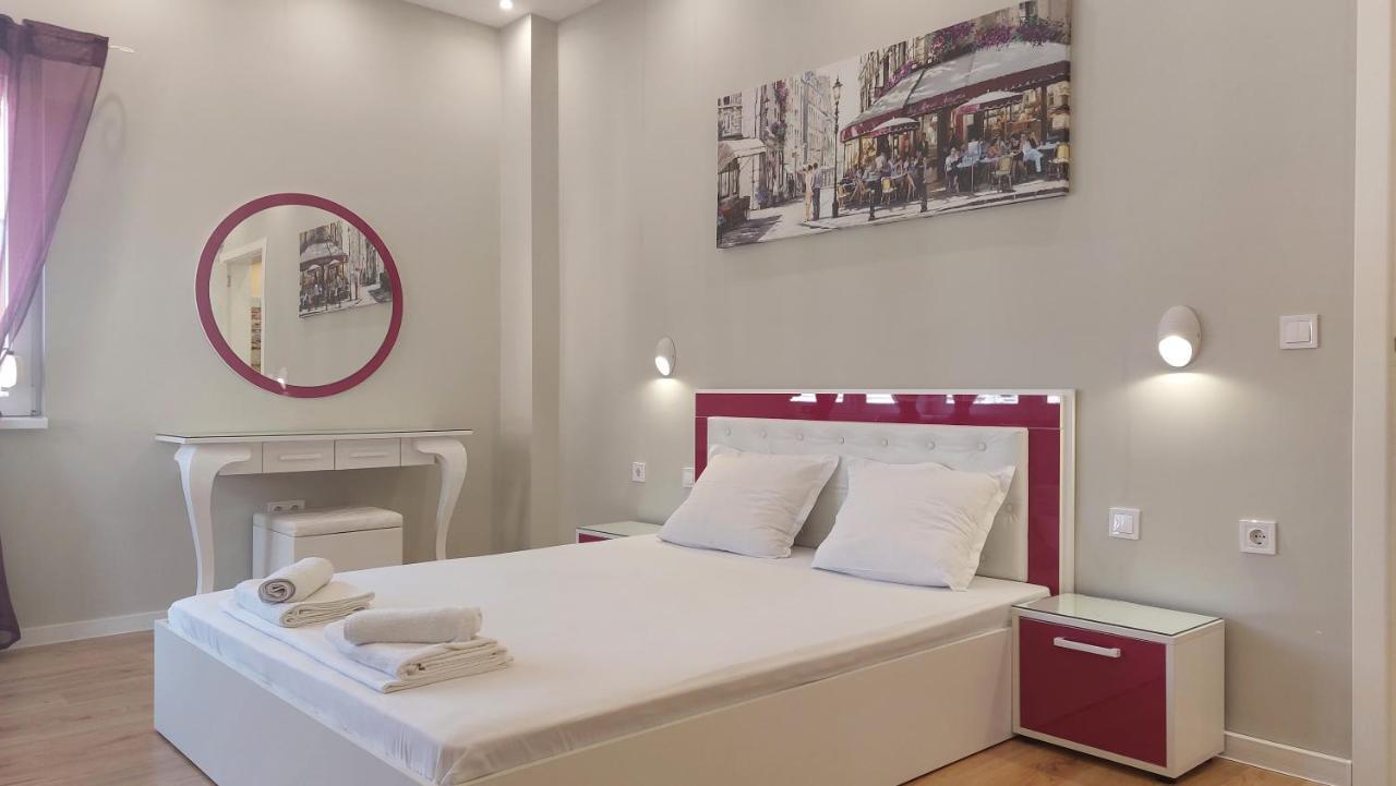 Апартамент Pink & Blue - 2Bdr With Balcony - Wi-Fi Varna ภายนอก รูปภาพ