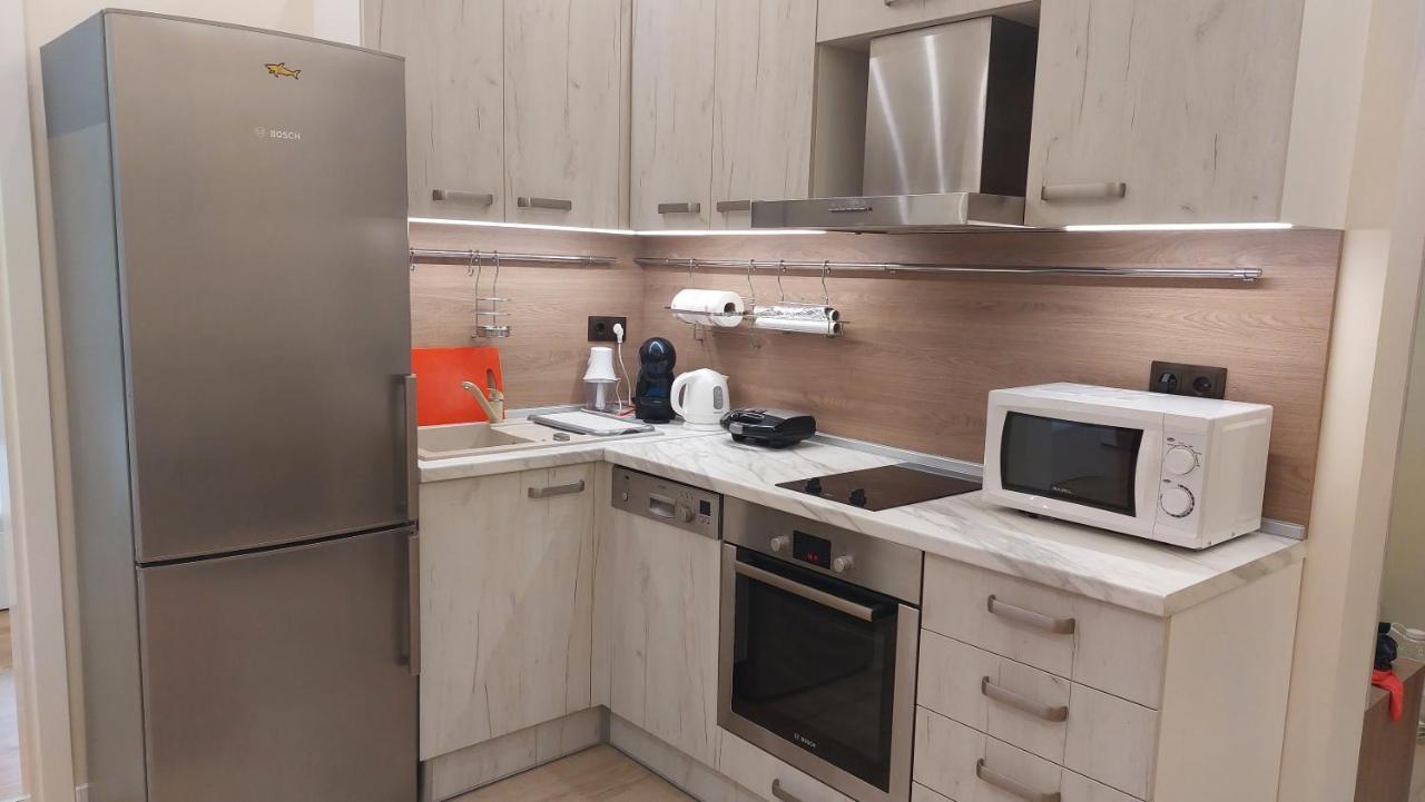 Апартамент Pink & Blue - 2Bdr With Balcony - Wi-Fi Varna ภายนอก รูปภาพ