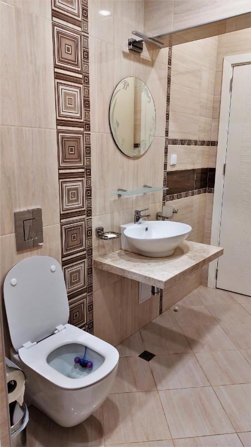Апартамент Pink & Blue - 2Bdr With Balcony - Wi-Fi Varna ภายนอก รูปภาพ