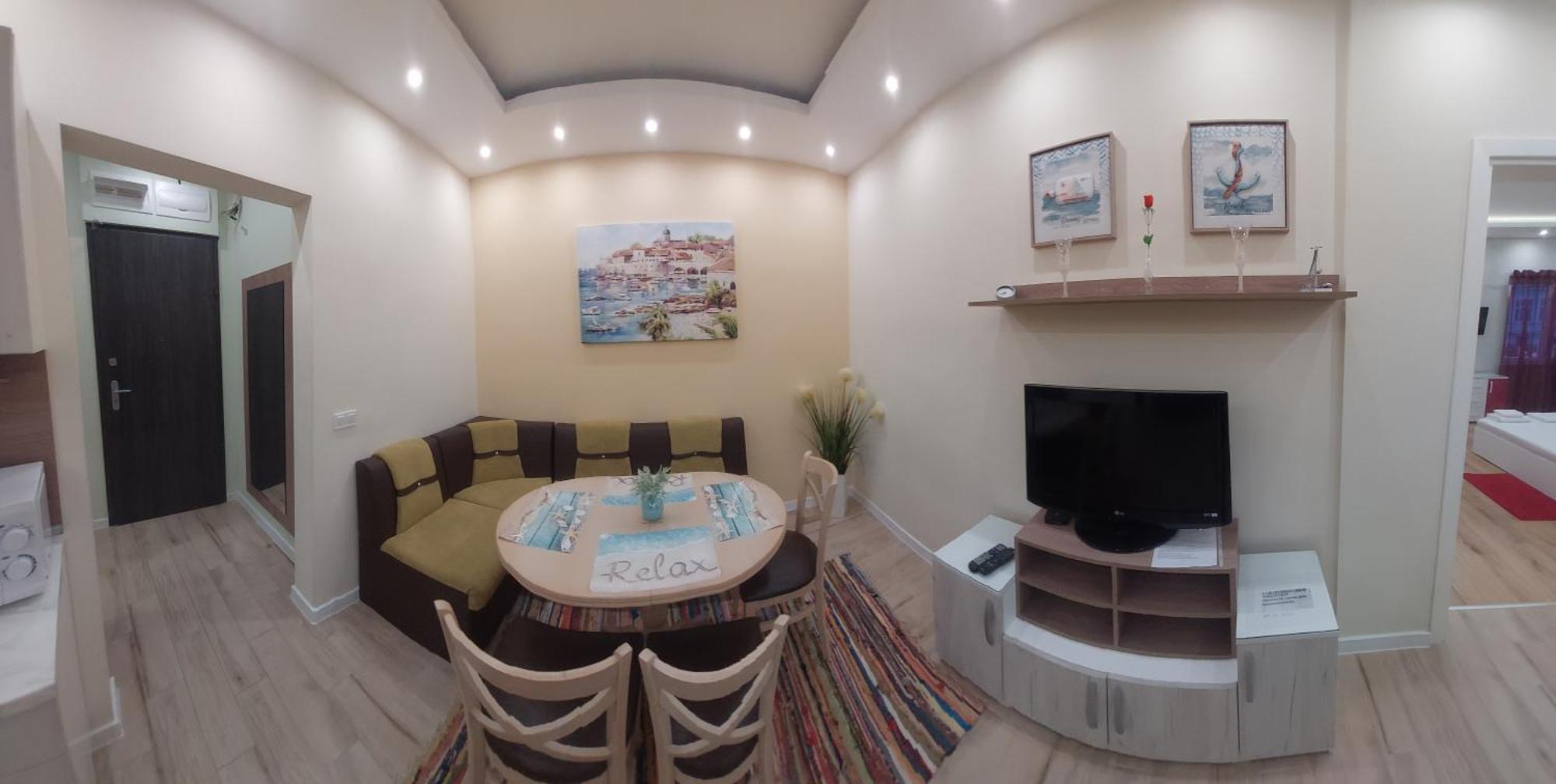 Апартамент Pink & Blue - 2Bdr With Balcony - Wi-Fi Varna ภายนอก รูปภาพ