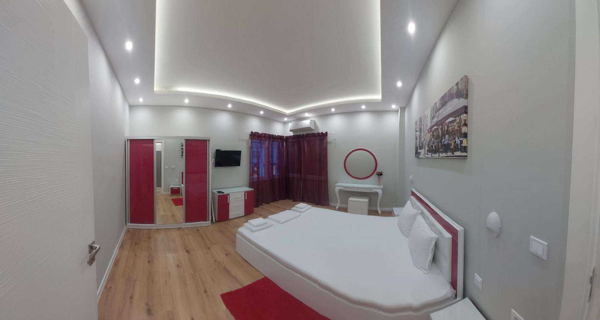 Апартамент Pink & Blue - 2Bdr With Balcony - Wi-Fi Varna ภายนอก รูปภาพ